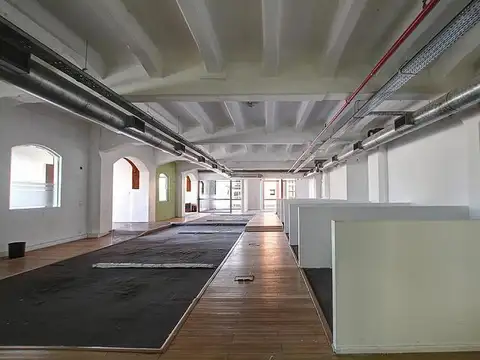 Avenida Alicia Moreau De Justo 200