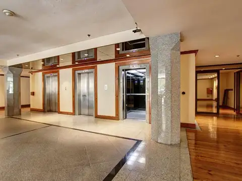 Oficina 5 ambientes con 3 baños