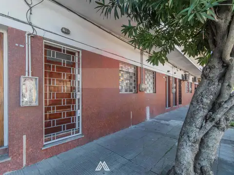 Casa 1 dormitorio con patio ingreso independiente