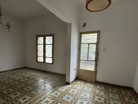 Casa 4 ambientes con 1 baño