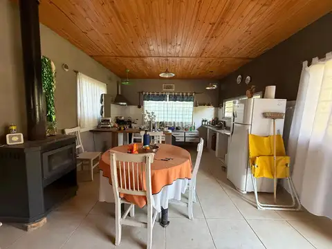 Casa 5 ambientes con 2 baños