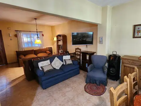 Depto Tipo Casa en Venta de 5 ambientes