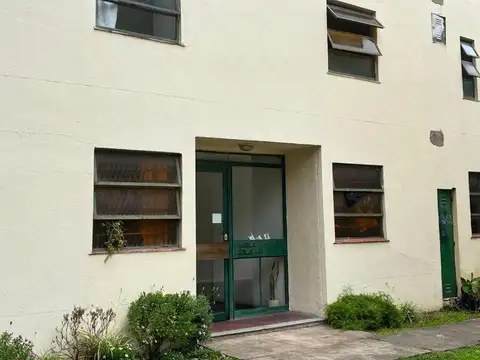 DEPARTAMENTO 3 AMBIENTES EN BARRIO ENVION