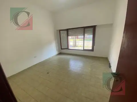 Depto Tipo Casa en Alquiler en Lanus Oeste, $ 580.000
