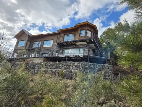 Casa en Alquiler con 1 cochera