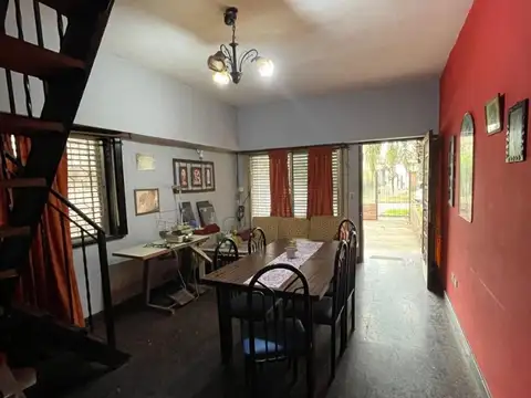 Casa 5 ambientes con 2 baños