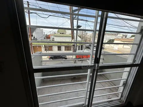 Depto Tipo Casa en Alquiler de 3 ambientes