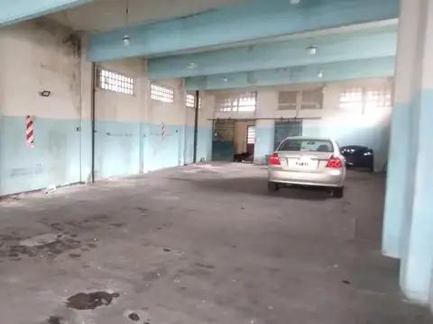 GALPON EN PH SOBRE LOTE DE 8.66 X 27 - CON ENTRADA p/ CAMION