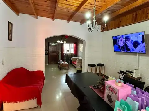 Casa 5 ambientes con 3 baños