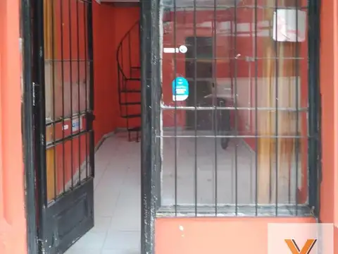 Local Comercial en venta - 1 Baño - Parque Patricios