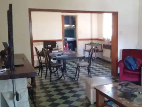 Casa en venta c/ cochera en Merlo