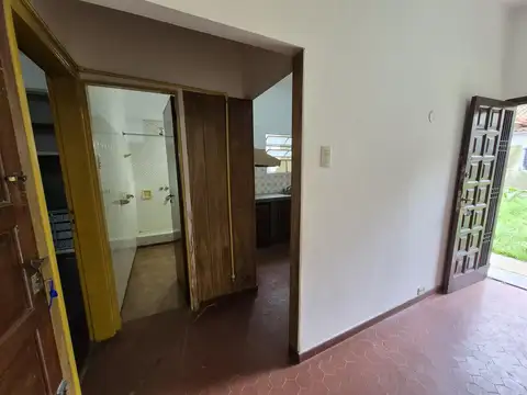 Depto Tipo Casa en Alquiler en Temperley, $ 600.000