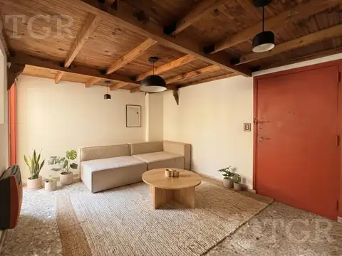 Departamento con Patio – Mario Bravo 52, Almagro – Hogar con Historia y Conectividad Única