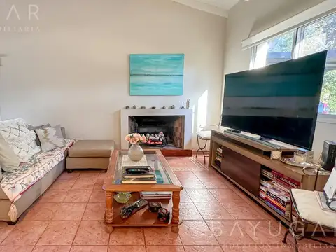 Casa en Venta con 6 cocheras
