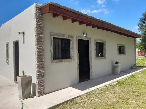 Casa 4 ambientes con 1 baño
