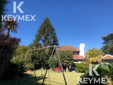 Casa 7 ambientes con 2 baños