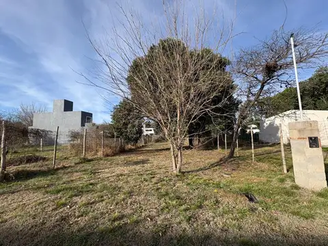 Terreno en Venta en Villa Catalina, USD 29.000