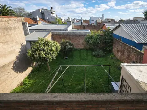 Casa 6 ambientes con 2 baños