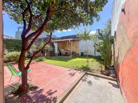 VENTA CASA 4 AMBIENTES JARDIN PATIO TERRAZA