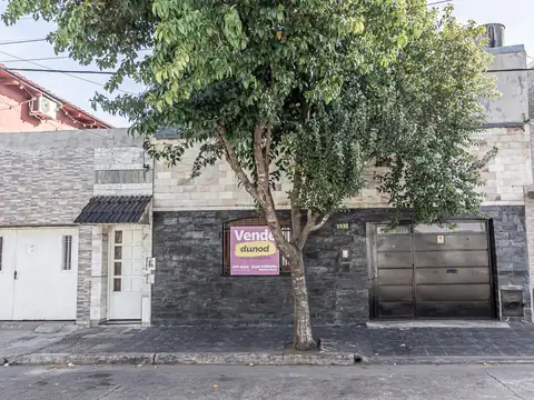 ESPAÑA AL 3300 - VENTA de CASA 2 DORMITORIOS CON COCHERA EN ROSARIO