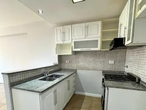 VENTA - DEPTO. 2 AMBIENTES CON DOS BALCONES - LANÚS