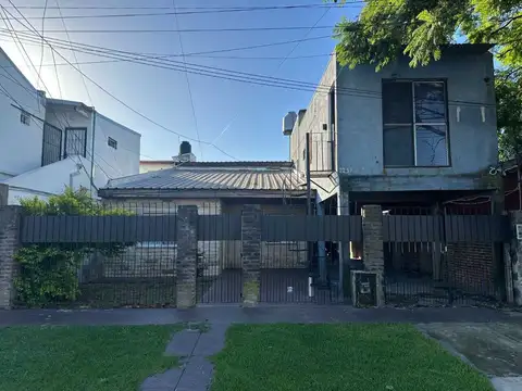 Casa en venta en El Talar + dpto independiente