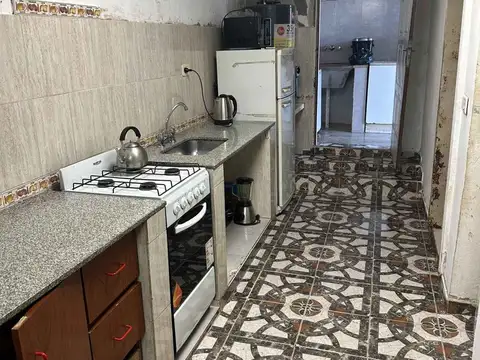 Casa 6 ambientes con 2 baños