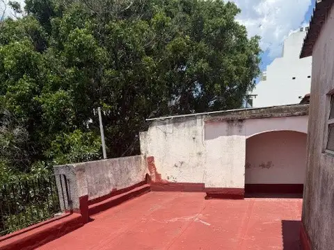 3 AMPLIOS AMBIENTES AL FRENTE CON BALCON Y GRAN TERRAZA SIN EXPENSAS