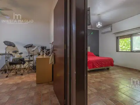 Av Lisandro de la torre al 700