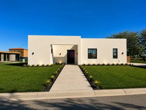Casa Chalet  en Venta en San Sebastian, Escobar, G.B.A. Zona Norte