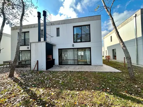 Casa en Alquiler de 3 dormitorios