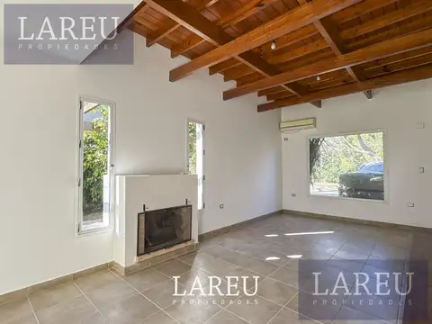 Casa en Venta con 3 cocheras