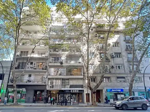 Av. Santa Fe 3300