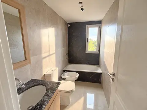 DEPARTAMENTO 3 AMB CONTRAFRENTE 84,5 m², con amenities y cochera Ituzaingó