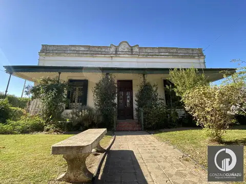 Casa de 5 dormitorios a reciclar en venta Roldan ideal proyecto
