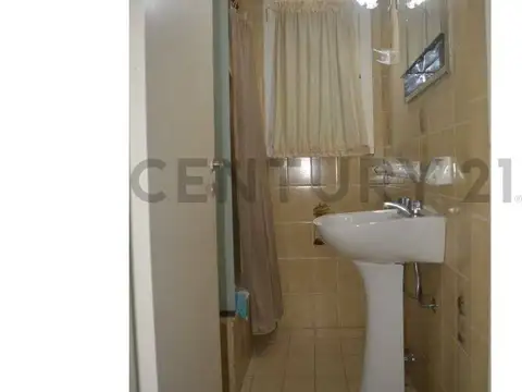 VENTA CASA 4 AMBIENTES CON PISCINA EN DOS LOTES  Country El Jaguel  APTO CREDITO