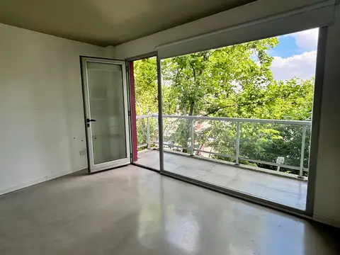 ALQUILO MONOAMBIENTE AL FRENTE APTO PROFESIONAL, en alquiler en Parque Chas. Las expensas incluyen calefacción de agua central y Aysa.