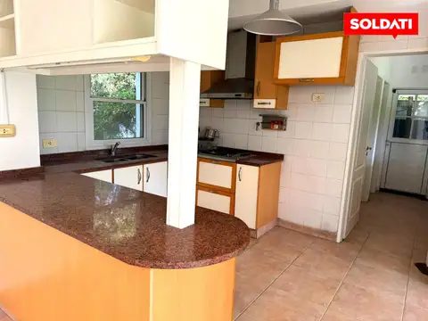 Casa en Venta con 4 cocheras