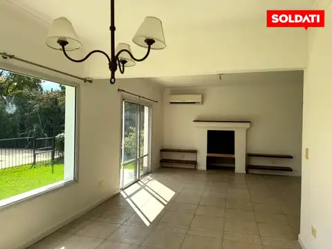Casa en Venta con 4 cocheras