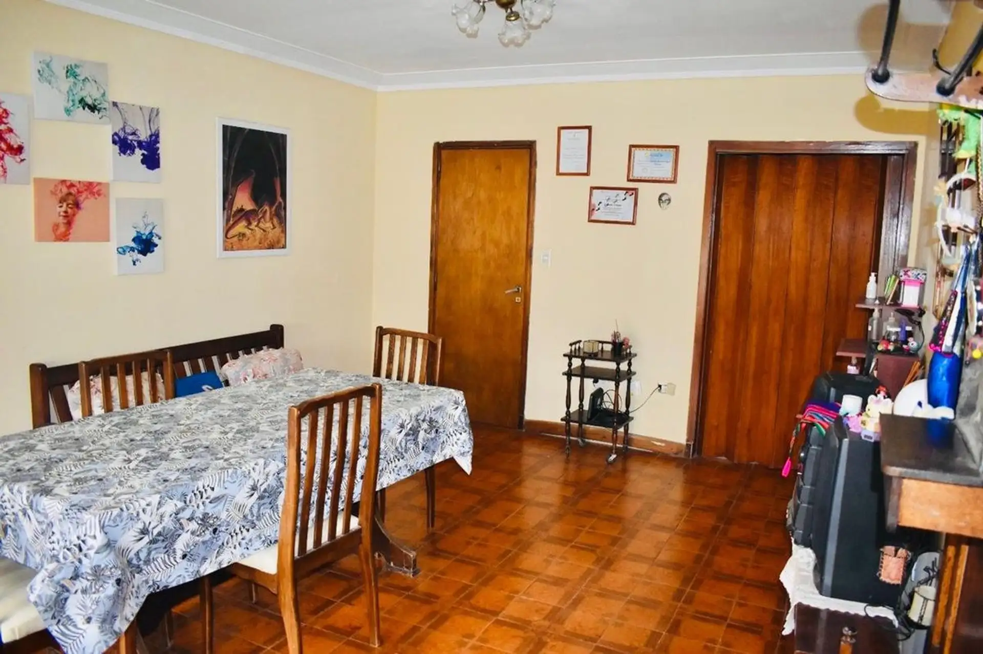 Casa 4 ambientes con parque y quincho — Florencio Sánchez