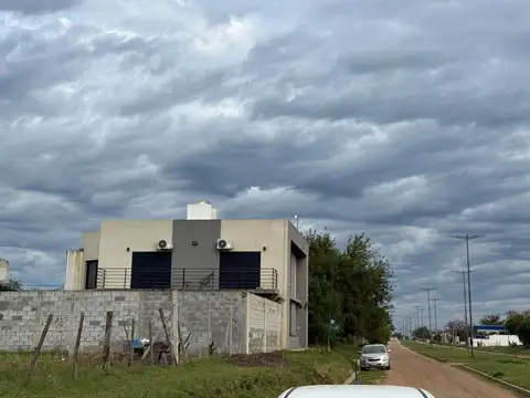 LOTE EN VENTA CON FRENTE A AV ALSINA