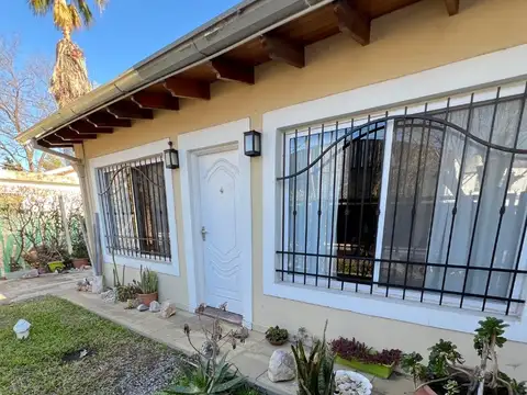 Se Alquila Hermosa Casa Con Tres Habitaciones
