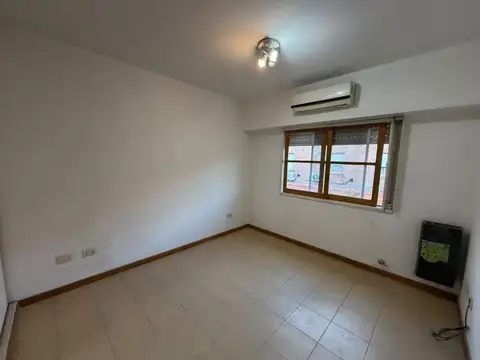 Casa en Alquiler con 1 cochera