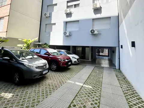 Presidente Hipólito Yrigoyen 1500, Piso 1