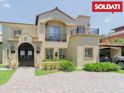 Casa en venta de Excelente Calidad y Estilo en Boulevares - lote central