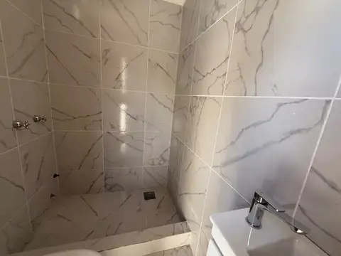 Depto Tipo Casa en Alquiler en Pompeya, $ 450.000
