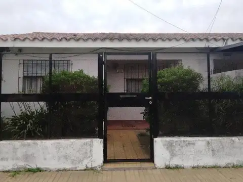 Encantadora casa con amplio parque para familias en Luján