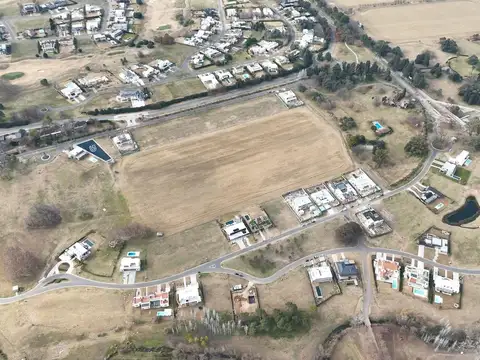 Excelente lote en venta sobre cancha de polo en Pilará  Milord