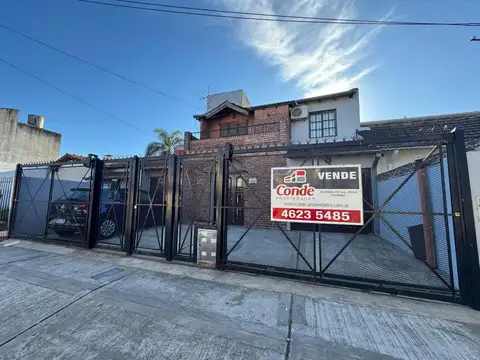 Casa 6 ambientes Castelar Norte