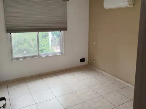 Impecable depto en planta alta!